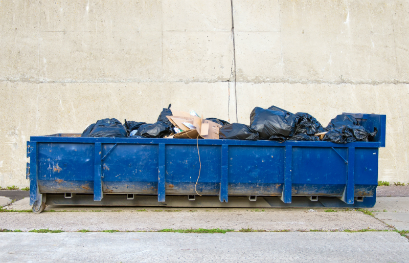Three Reasons Why Your Business Should Rent Roll Off Dumpsters