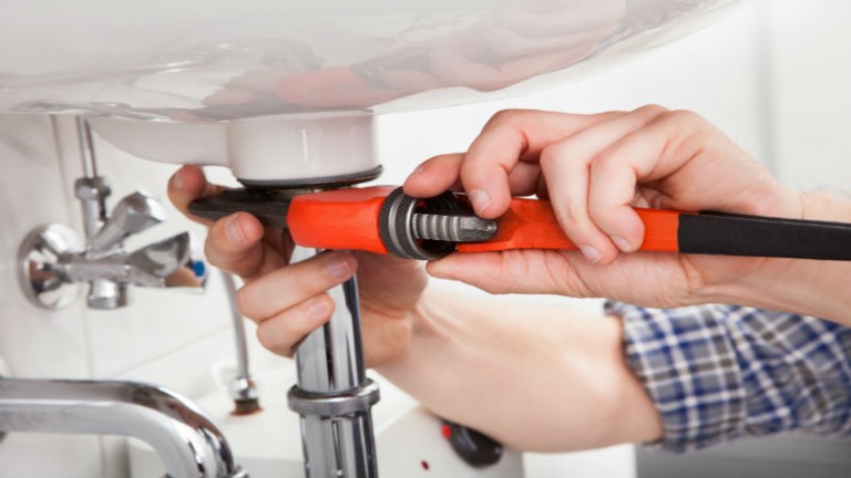 Three Clues it’s Time to Call Your Plumber to Replace Your Hot Water Heater in Tacoma