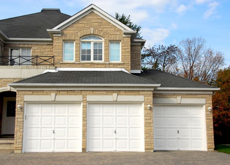 Three Reasons Your Highland Park Garage Door Needs Immediate Repairs